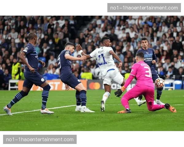 皇马532阵型压缩空间，曼城传中战术因包抄点不足而失效